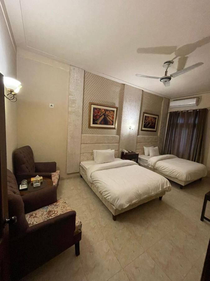 Shelton Hotel Mardan Exterior photo