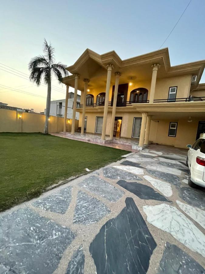 Shelton Hotel Mardan Exterior photo
